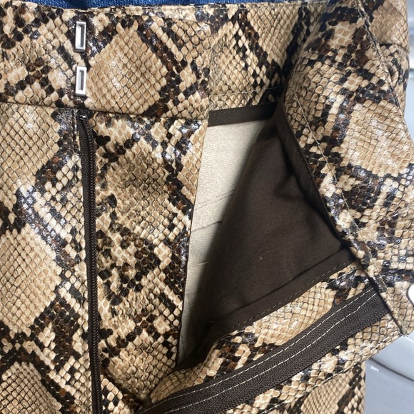 ZARA VEGAN LEATHER PANTS WITH SNAKE SKIN PATTERN - Picture 12 of 16